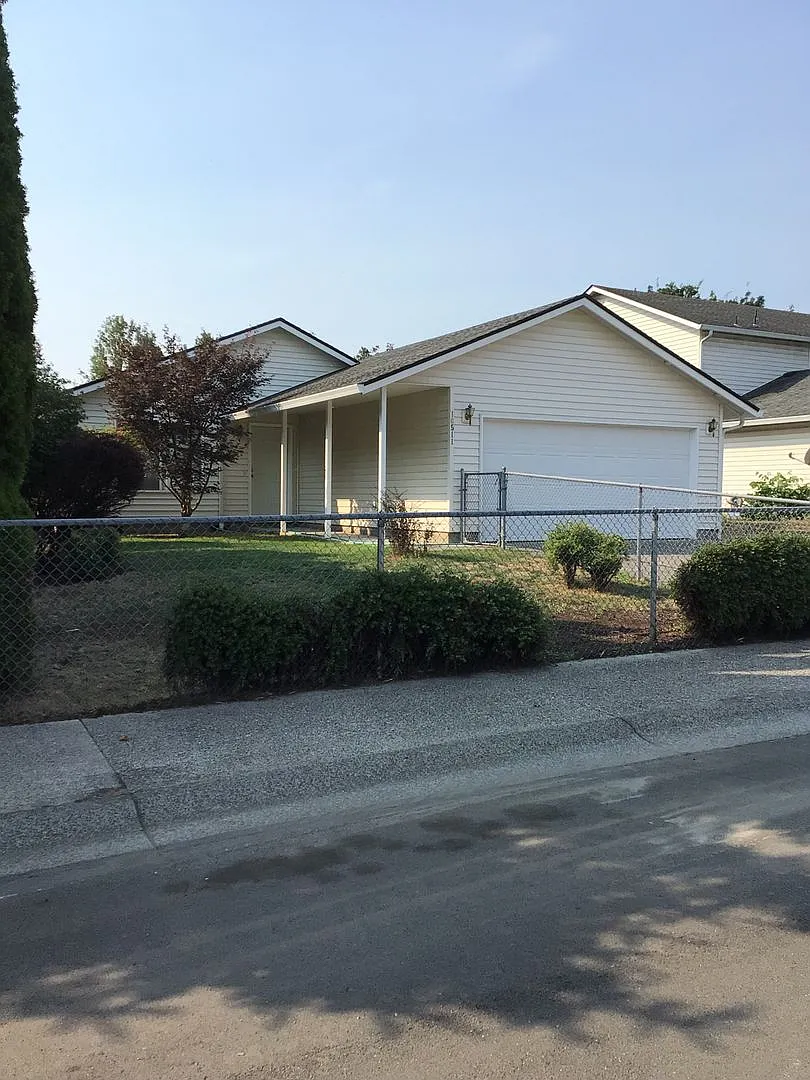 Stein Estates: Three Bedroom Ranch Style Home — Photo 2