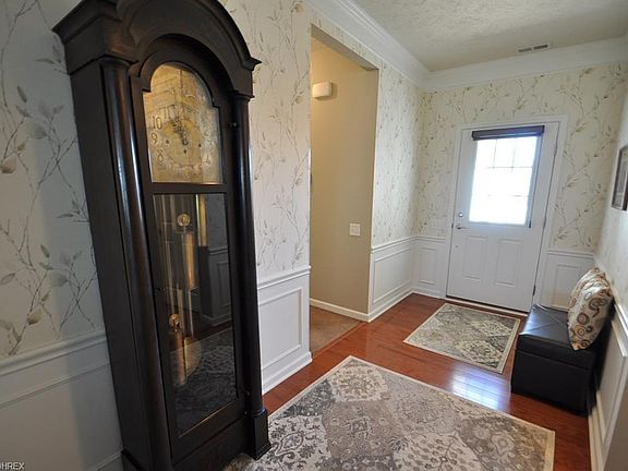 3rd image of 9472 Harvard Dr
