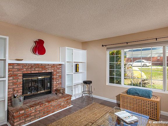5th image of 2147 Eucalyptus Dr