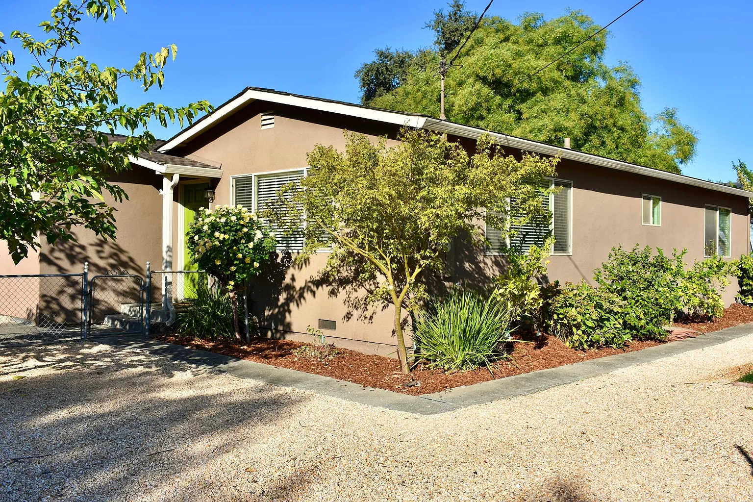 1130 Walnut Dr photo 1