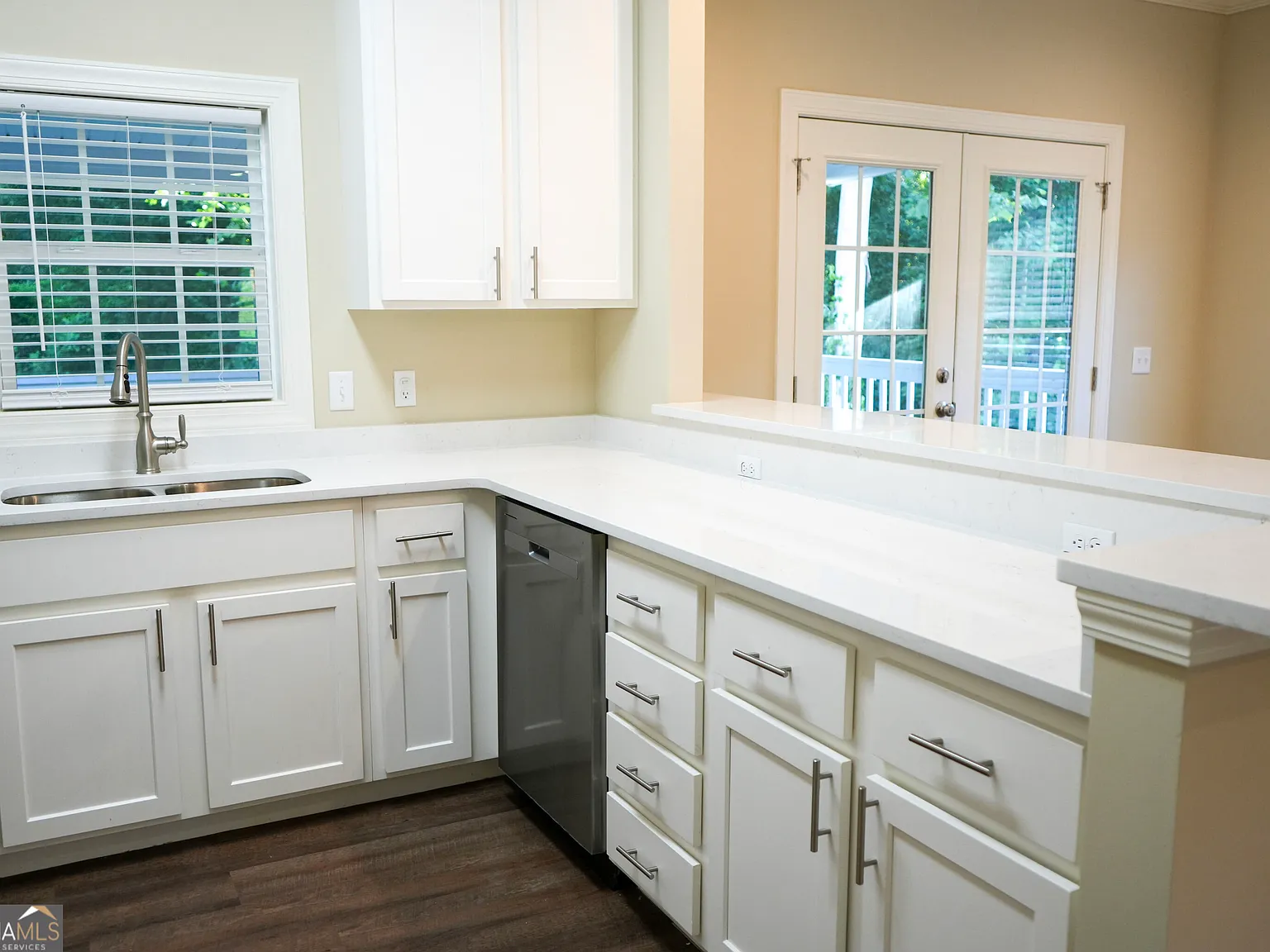 4 bed, 2.5 bath, 2182 sqft, $2,850 — Photo 3