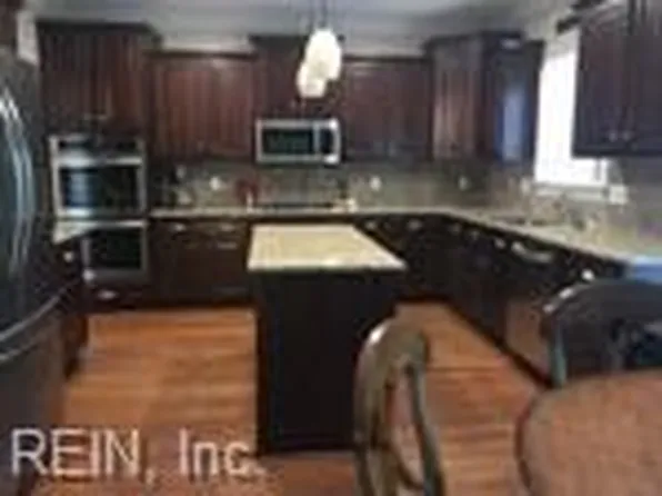 402 Pasture Ln, Yorktown, VA 23693