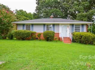449 Sharview Cir, Charlotte, NC 28217