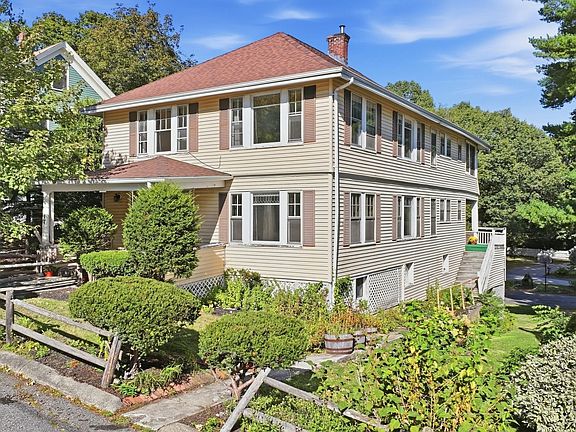 3rd image of 17 Sawin St