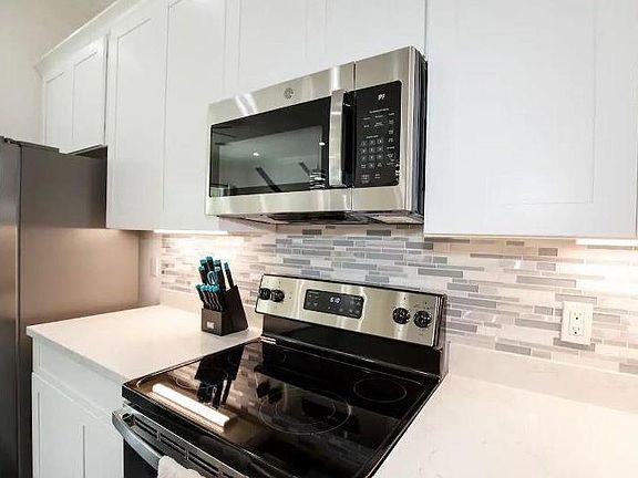 5th image of 9320 Coffee St Unit B
