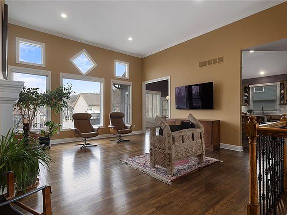 2nd image of 5701 NE Coral Dr