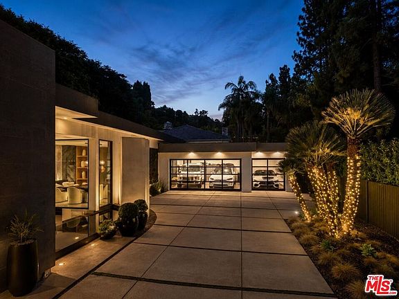 4th image of 1049 Loma Vista Dr