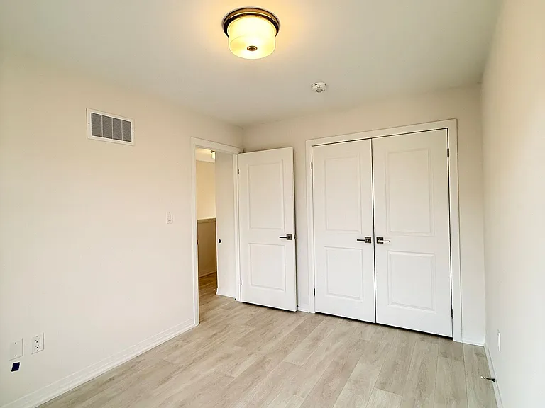 660 Colborne St W #140 — Photo 4