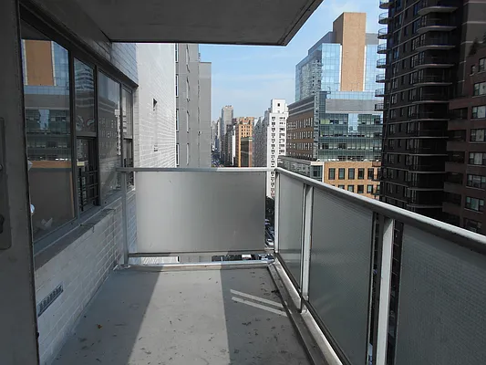 Rented by Carlyle Property Management | media 4