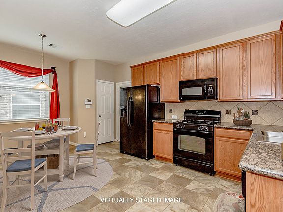 3rd image of 16439 River Wood Ct