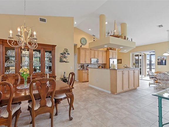 5th image of 613 Maltese Dr