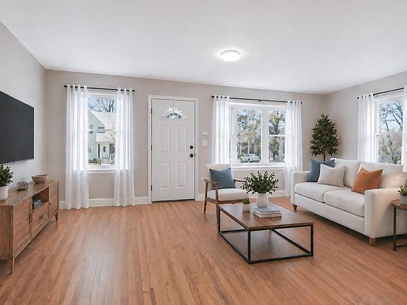 3rd image of 41 Maple St
