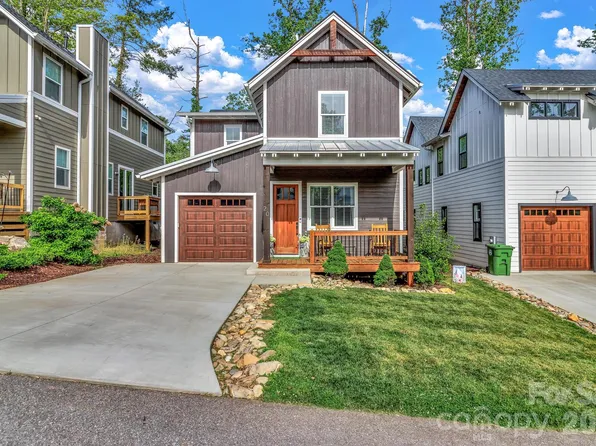 20 Phillip Ln, Arden, NC 28704