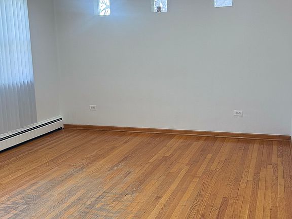 4th image of 4900 S Komensky Ave #2