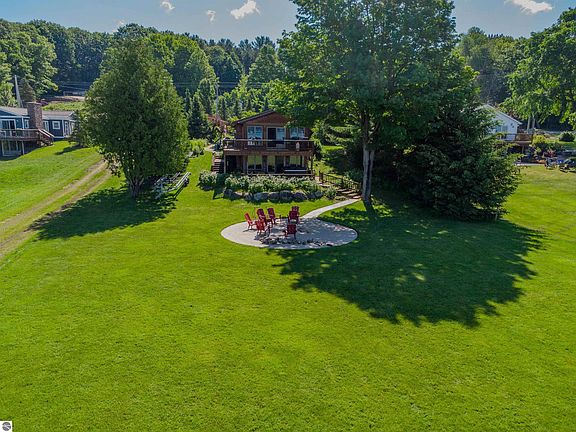 3rd image of 11282 SE Torch Lake Dr