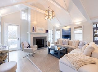 12 E Lincoln Ave, Nantucket, MA 02554