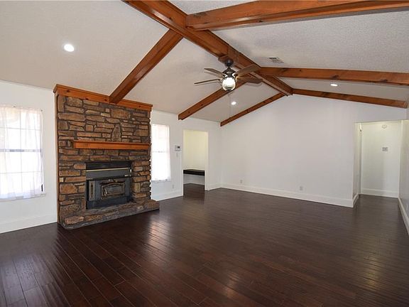 4th image of 1318 Briarwood Dr