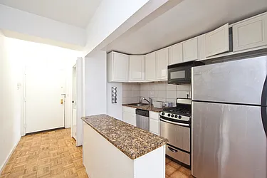 Rented by R New York