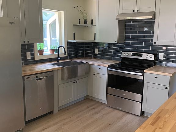 4th image of 455 McPherson Dr