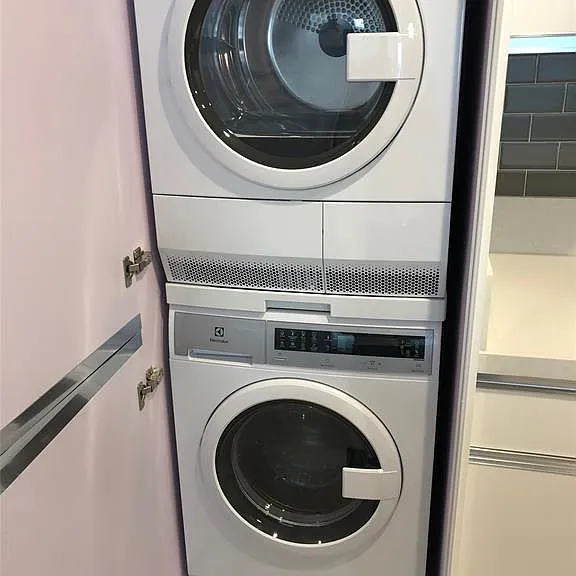 5684060_20_08042026
