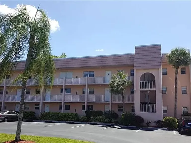 175 Turtle Lake Ct #111 — Photo 1