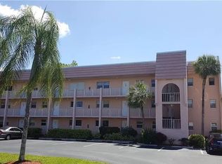 175 Turtle Lake Ct APT 111, Naples, FL 34105