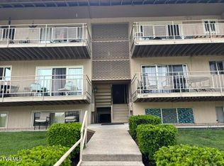 1055 Carriage Cir #302, Bristol, VA 24201