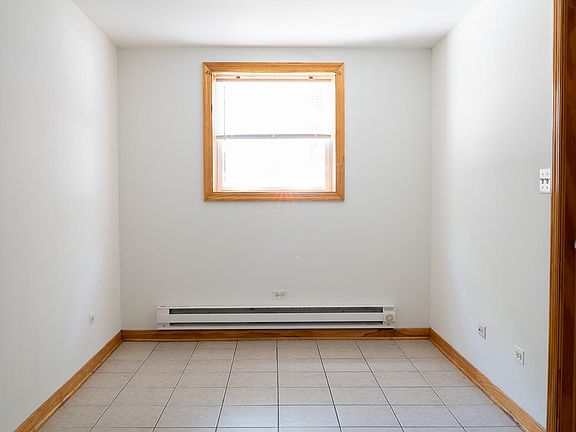 4th image of 2616 W Gunnison St #G