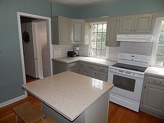 5th image of 139 N 85th St