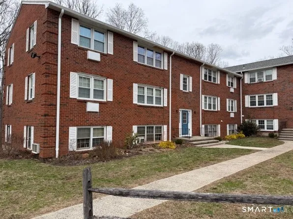 39 Briarwood Lane #A, Branford, CT 06405