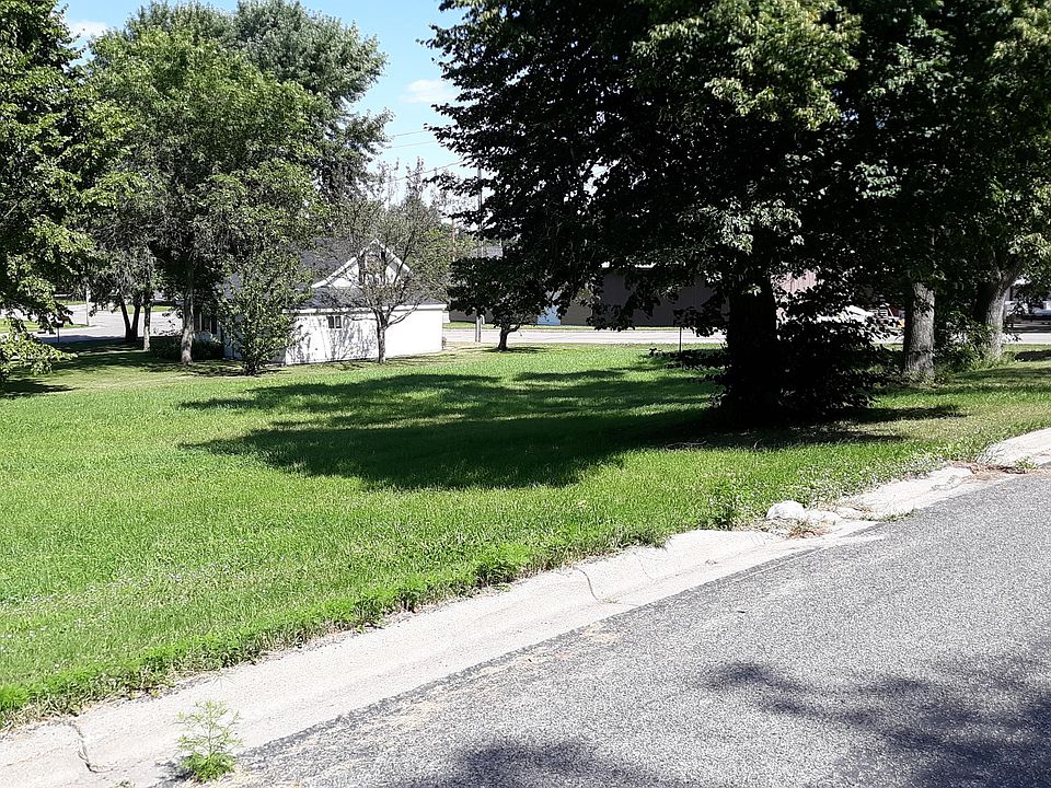 2nd image of 700 Grove Lake St S