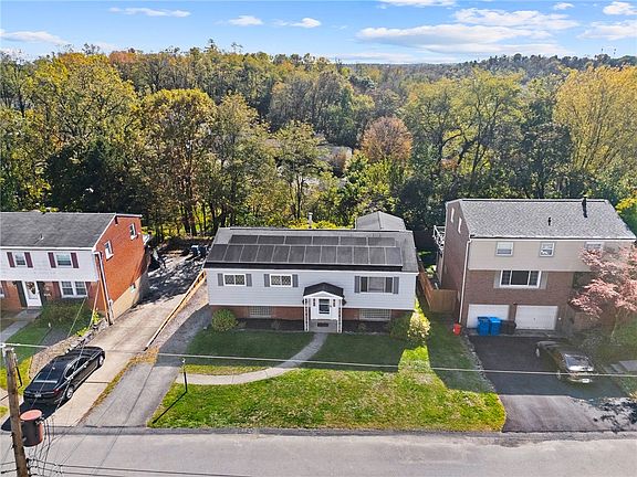 3rd image of 27 Falkirk Dr