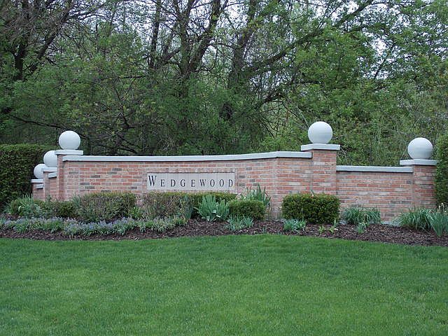 1st image of 800 Wedgewood Dr