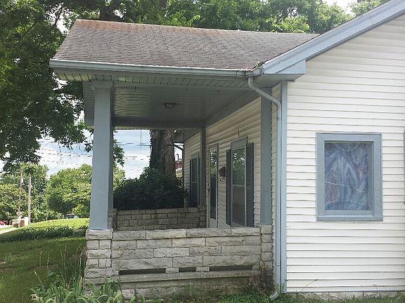 3rd image of 823 E 10th Ave