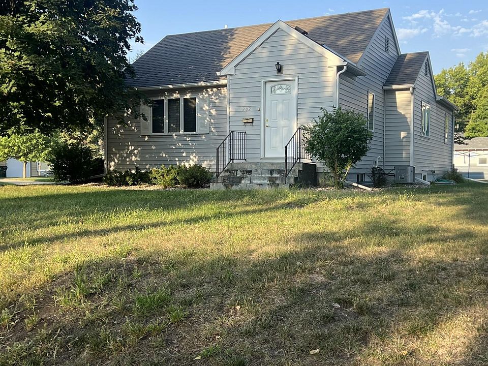 1st image of 302 N Grove St