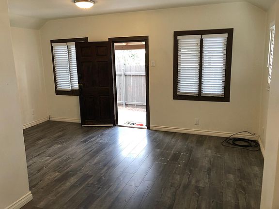 4th image of 415 N Cherry Ave