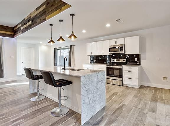 5th image of 1121 Waterview Ln