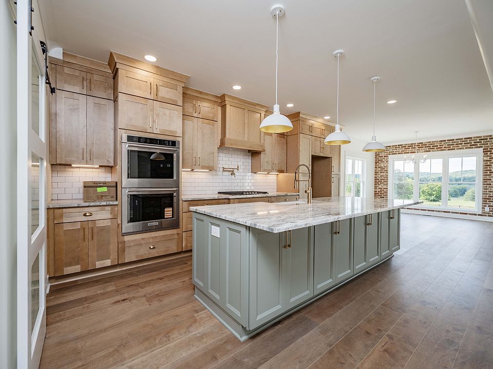 2nd image of 3831 Delzotto Dr