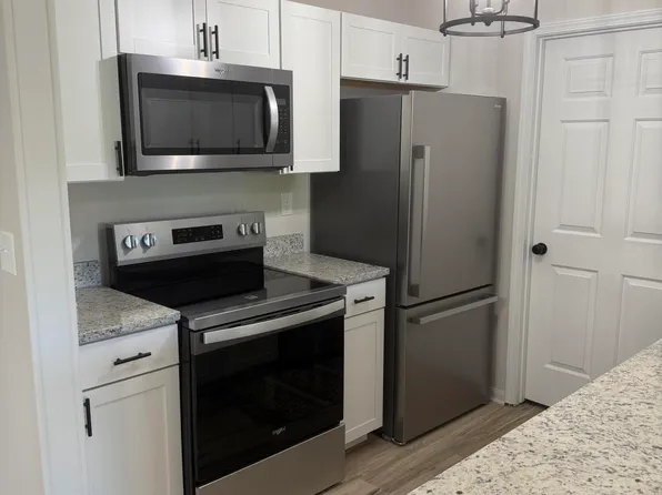175 Cave Run Dr APT 10, Erlanger, KY 41018