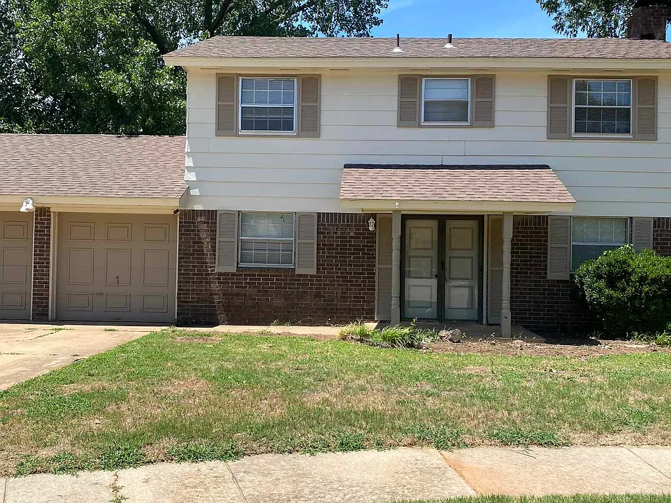 2732 Forest Oaks Cir