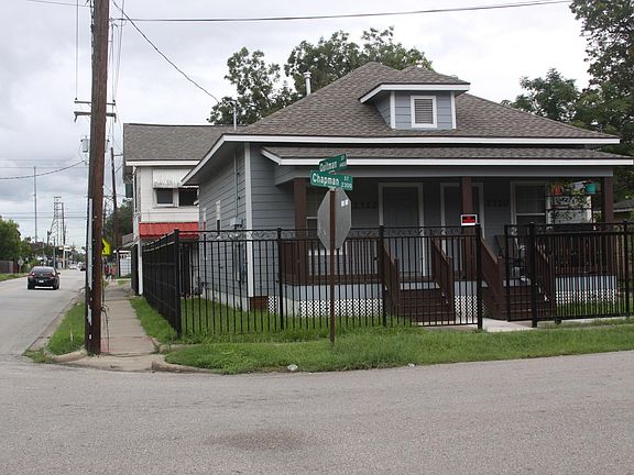 5th image of 2322 Chapman St #7137428206