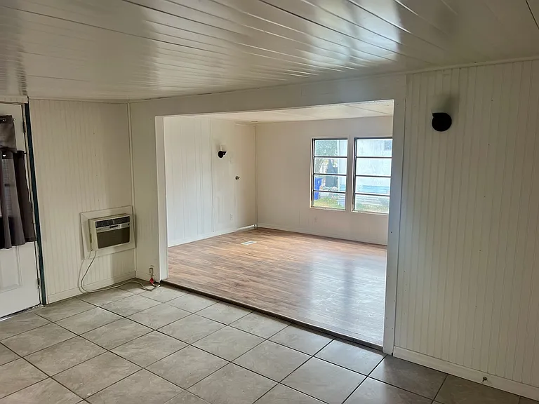 1219 W Hall St — Photo 7