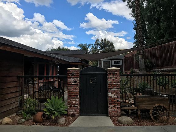 3rd image of 124 S Eucalyptus Dr