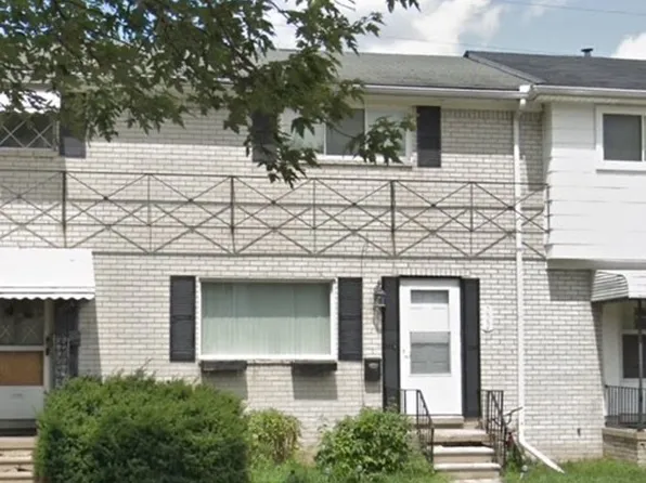 222 N Christine Cir, Mount Clemens, MI 48043