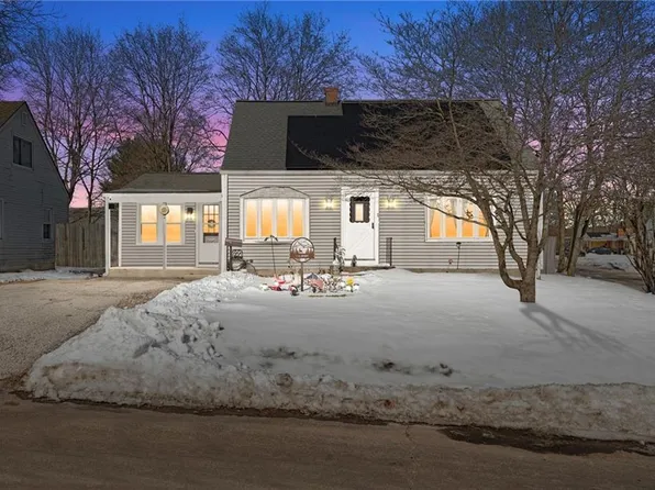 11 Perry St, Smithfield, RI 02917