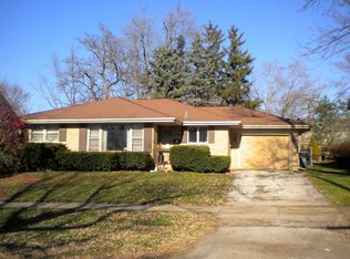 44 Park Ave, Lake zurich, IL 60047