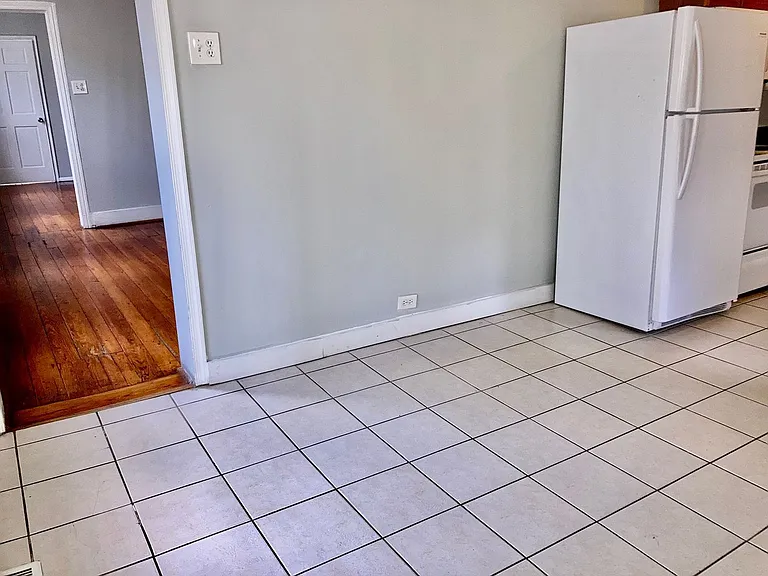 2635 E Lehigh Ave — Photo 3