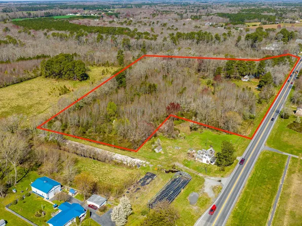 10329 Racetrack Rd, Berlin, MD 21811