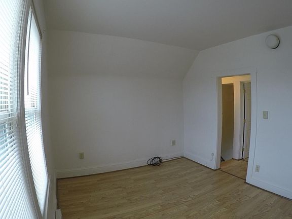 Living room/kitchen combo