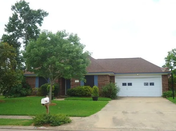 116 Bumelia St, Lake Jackson, TX 77566